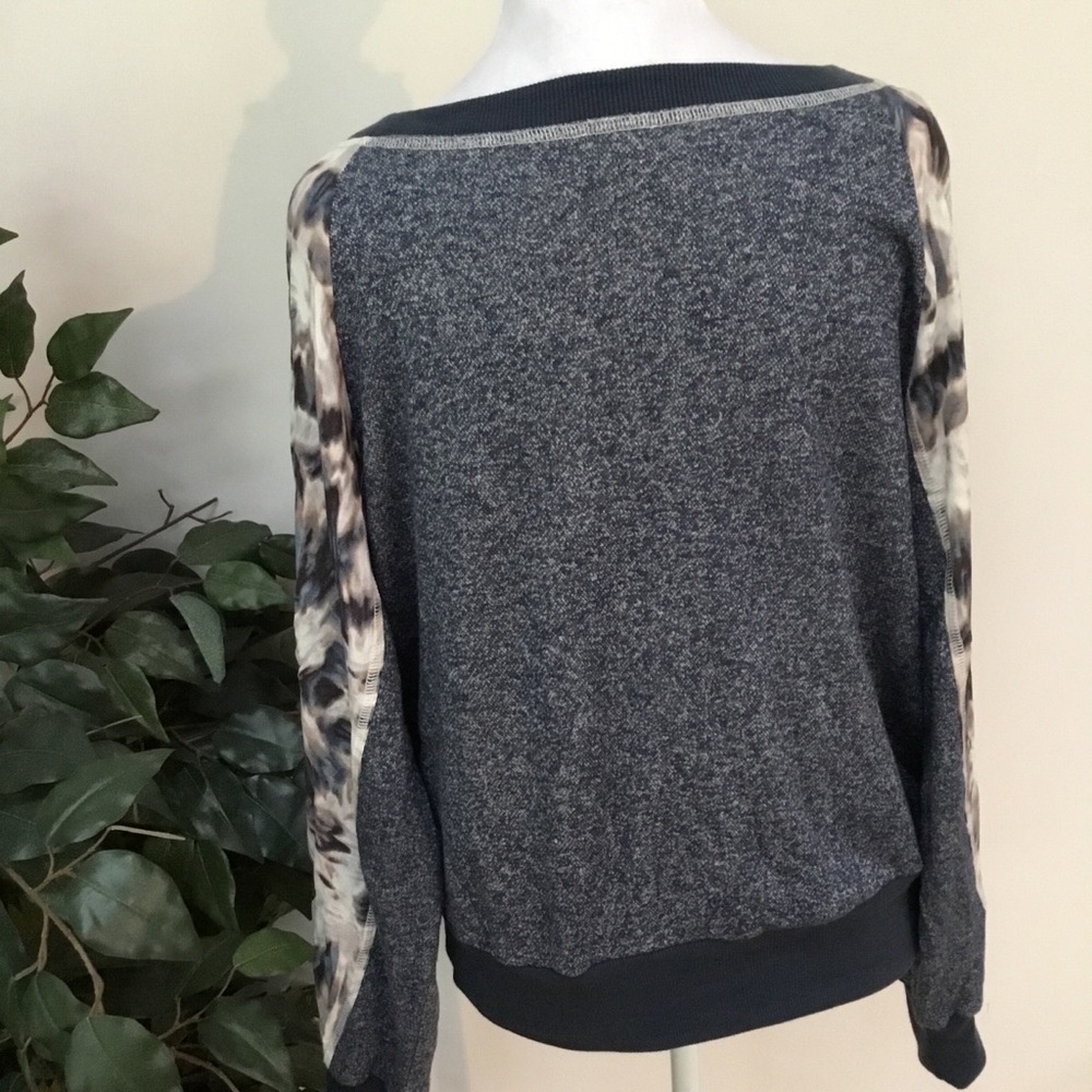 Neely pullover. - Picture 3 of 6